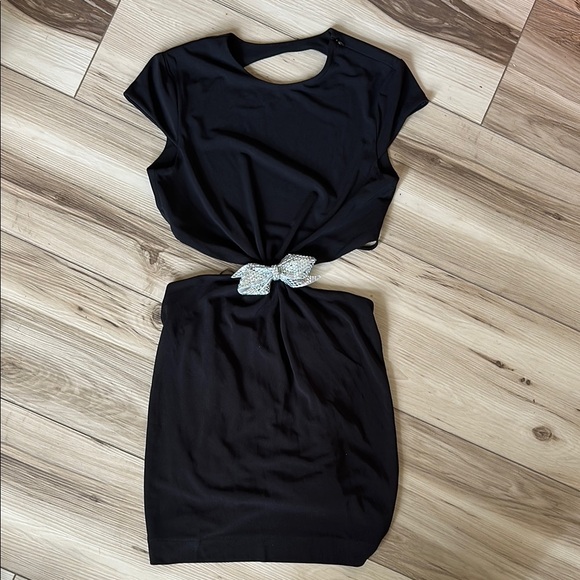Zara Dresses & Skirts - Zara Women’s Elegant Black Dress with Silver Accent Bow in Middle Waist